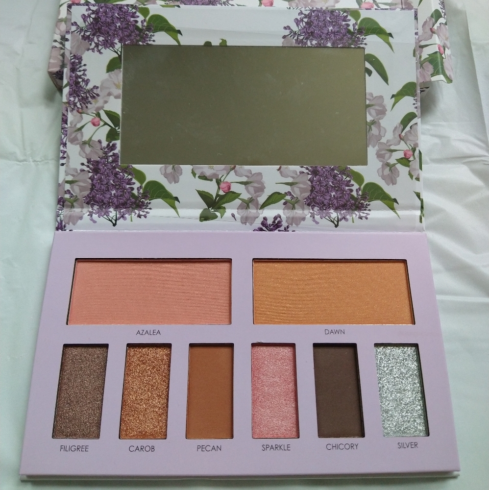 SAKURA SAGE-VEGAN EYESHADOW AND BLUSH PALETTE